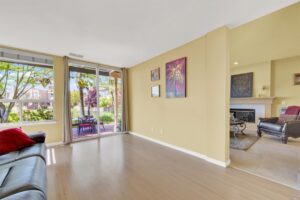 776b5ba2-37cd-4eee-a061-f11134ad2d2c(1)