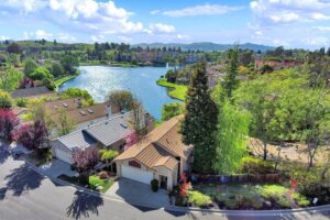 974c6fb4-06c4-4f4f-9de8-f06f73c59d60(1)