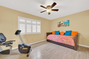 983685a8-cdff-41cc-a159-e07ab6fa831d(1)